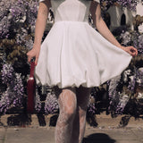 Valge Mini Kleit Avatud Õlgadega Kaunite Nööbiga