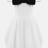 Valge Mini Kleit Avatud Õlgadega Kaunite Nööbiga