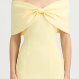 Mini kleit lipsuga, õlgadelt langev