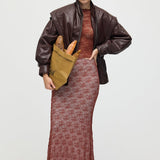 Vöökohtadega nahktagi pruunis