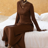 Trendikas Kootud Satiin Maxi Kleid - Praline