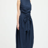 Üksikasjalik Ümar Kaelus Varrukateta Midi Kleit