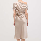 Asümmeetriline satiinist drapeeritud midi kleit