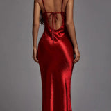 Maxi Kleid Satiinist Kaelusega ja Seljatagune Libisev Disain