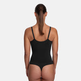 Bodysuit vormiv aluspesu stringiga