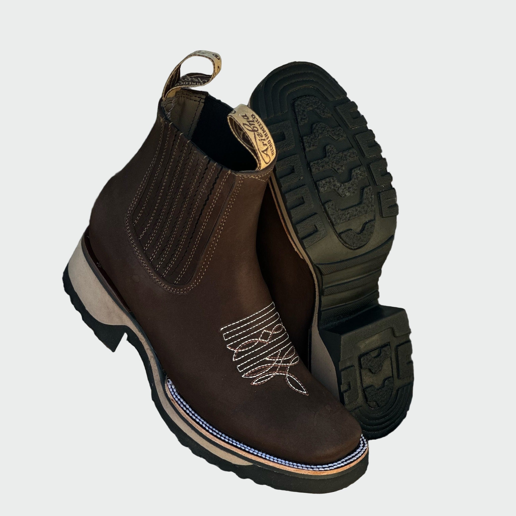 Cowboyi saapad nahast