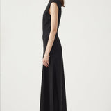 Kootud satiinist maksikleit ilma varrukateta