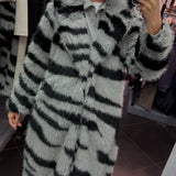 Kunstkarusnahast zebra mustriga mantel