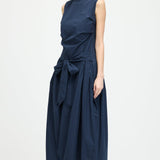 Üksikasjalik Ümar Kaelus Varrukateta Midi Kleit