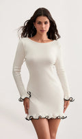 Valge Ruffle Hem Mini Kleid
