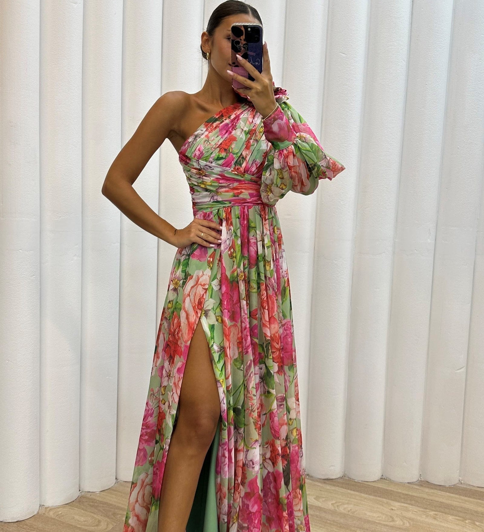 Whitney | Elegantne ja voolav suveürituste õhtukleit