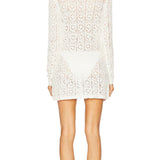 Valge pitsist mini kleit Pika varrukaga