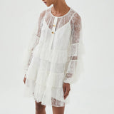 Valge pitsiline mini kleit Kihilise disainiga