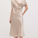 Asümmeetriline satiinist drapeeritud midi kleit