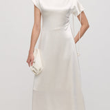 Asümmeetriline lühikeste varrukatega satiinist midi kleit