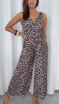 LEO – Elegantne Pikk Plisseeritud Jumpsuit Naistele