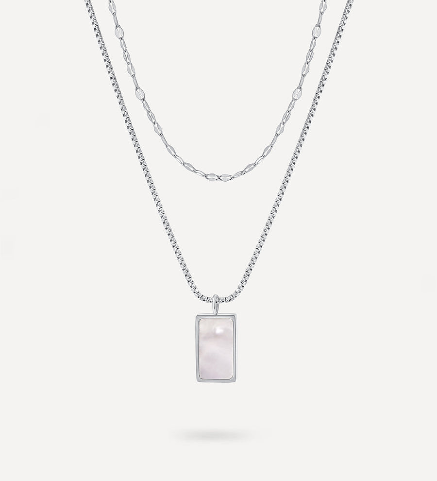 Merete Kett - Stylish and Versatile