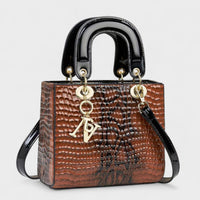 Pruunikashall Küünte Muster