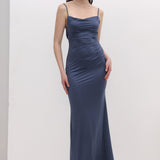 Verführerisches Cowl-Back Maxikleid