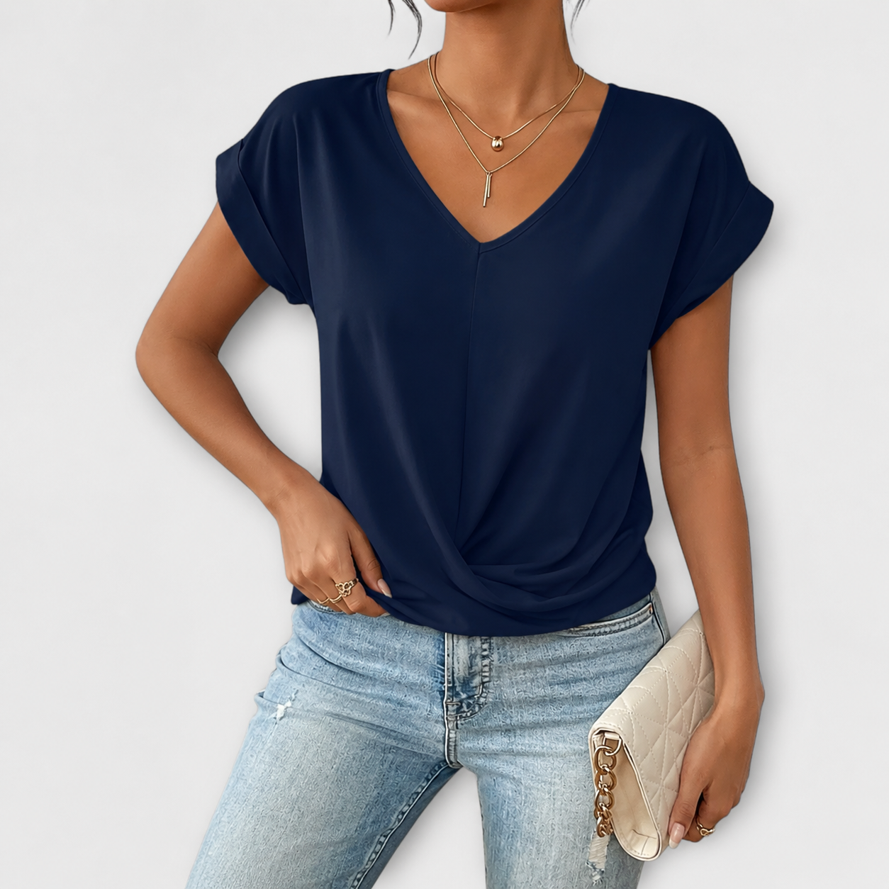 Carlinda | Elegantne V-kaelusega Topp