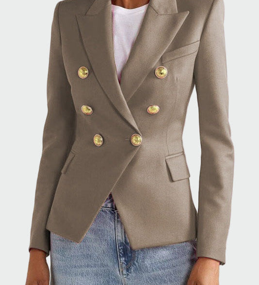 Klassikalise lõikega särk